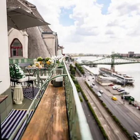 Daire Deluxe Riverside Panorama *