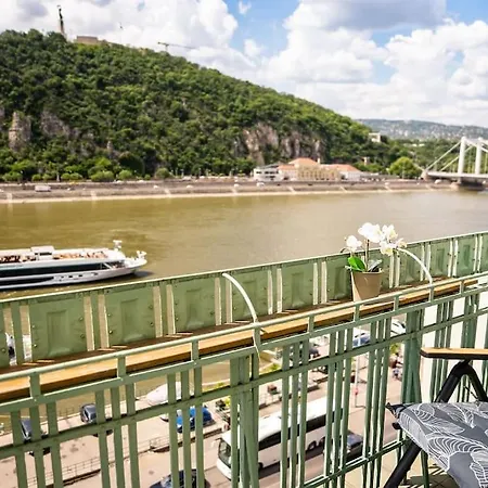 Daire Deluxe Riverside Panorama